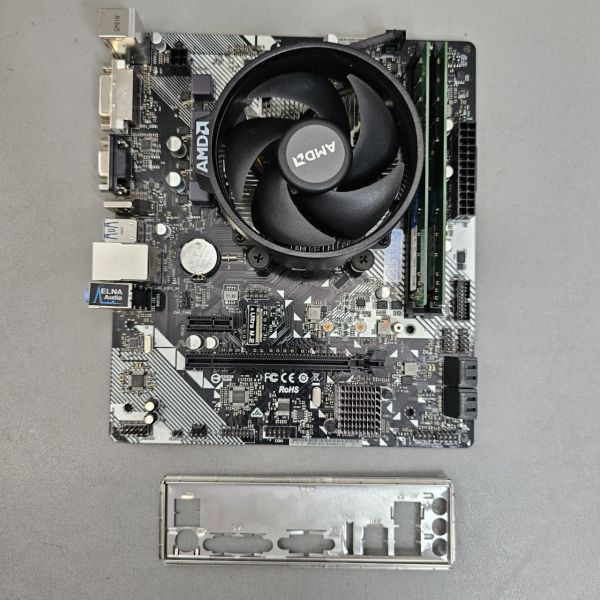 Комплект Asrock A320M-HDV +R3 Pro 2200G+16Gb+Кулер