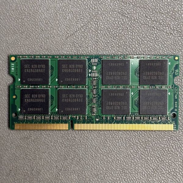 Оперативная память SO-DIMM Qumo 8GB DDR3-1600 (QUM3S-8G1600C11L)