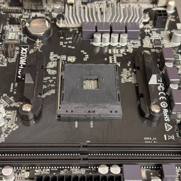 Материнская плата ASRock X370M-HDV