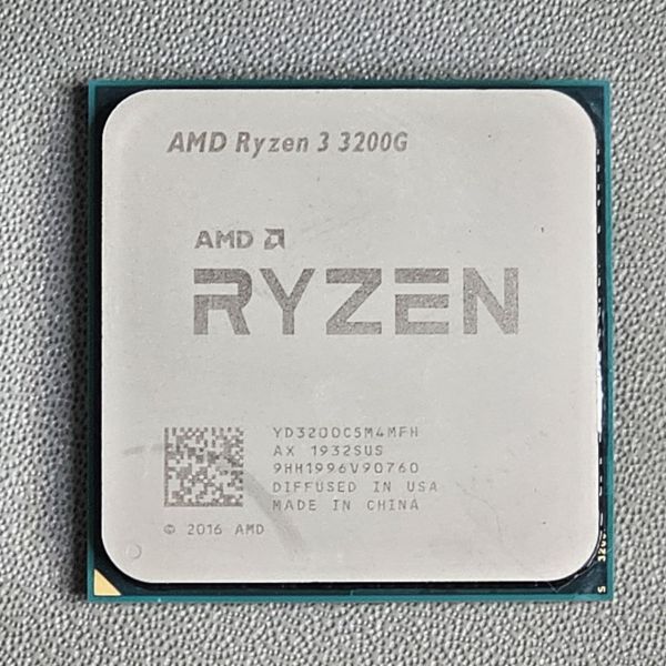 Процессор AMD Ryzen 3 3200G OEM