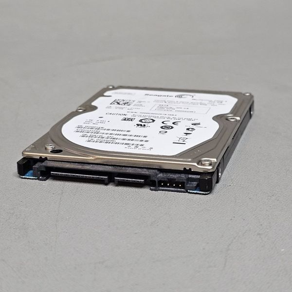 Жесткий диск Seagate Momentus 320 ГБ ST9320423AS