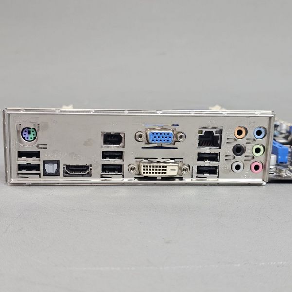 Материнская плата ASUS P5Q-EM