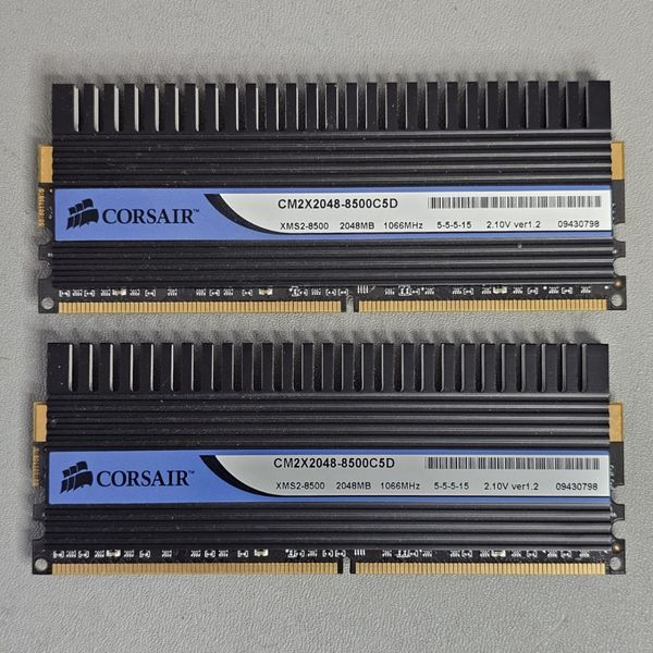 Оперативная память Corsair 2GB x2  DDR2 CM2X2048-8500C5D