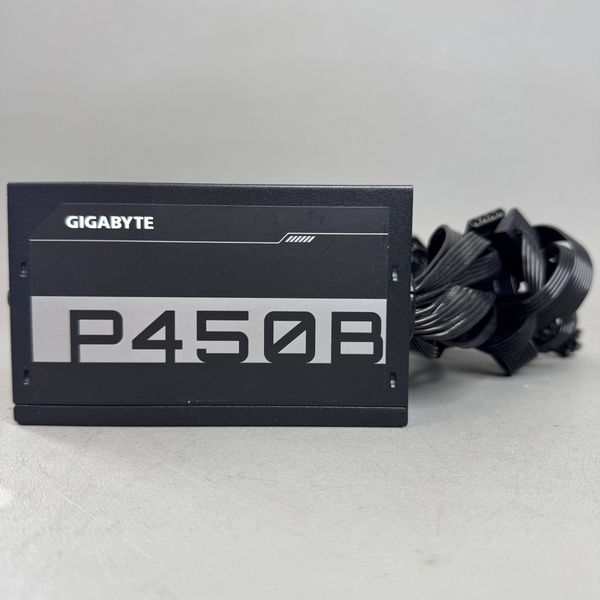 Блок питания GIGABYTE P450B [28200-P450B-1EUR] черный