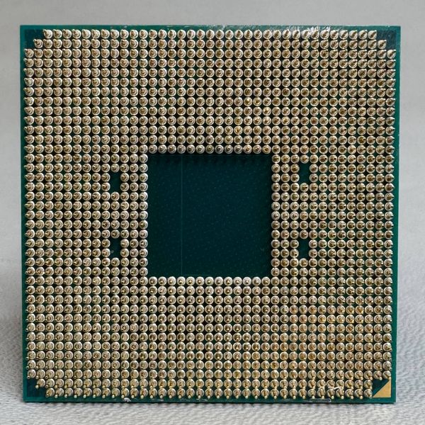 Процессор AMD Ryzen 7 5700X3D