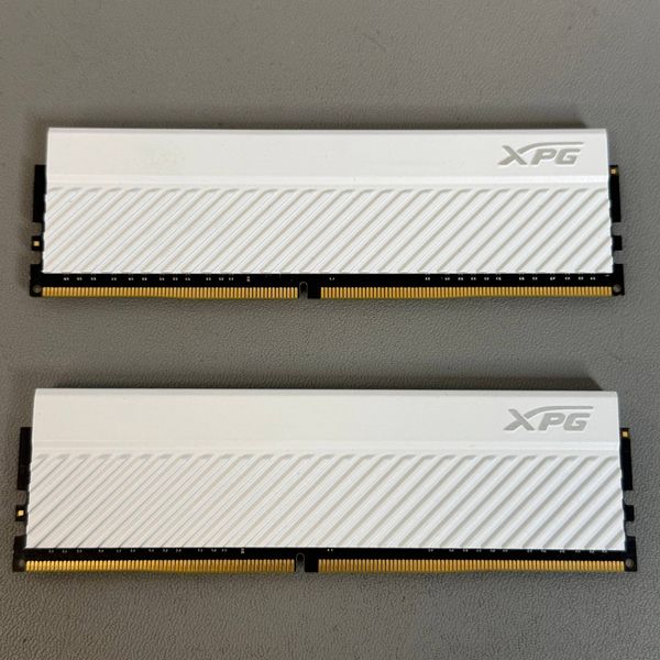 Оперативная память ADATA XPG GAMMIX D45 [AX4U32008G16A-DCWHD45] 16 ГБ