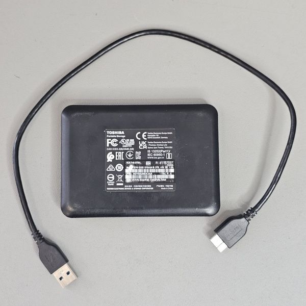 2 ТБ Внешний HDD Toshiba Canvio Basics [HDTB520EK3AA]
