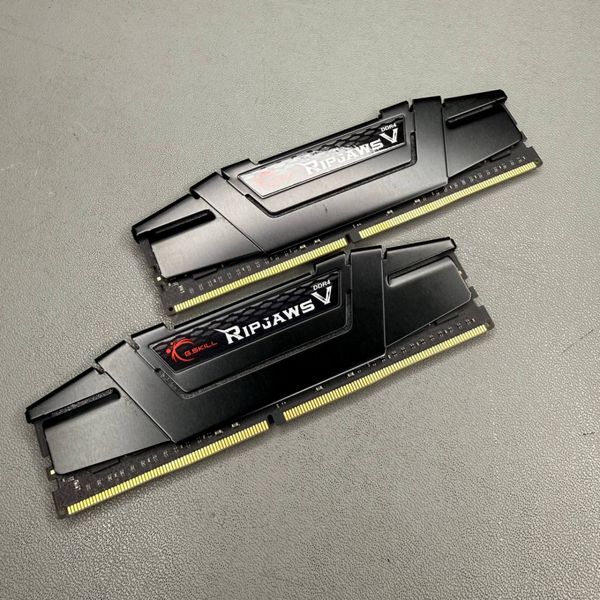 Оперативная память DDR4 32Gb 2 x 16Gb G.Skill Ripjaws V [F4-3200C16S-16GVK] 