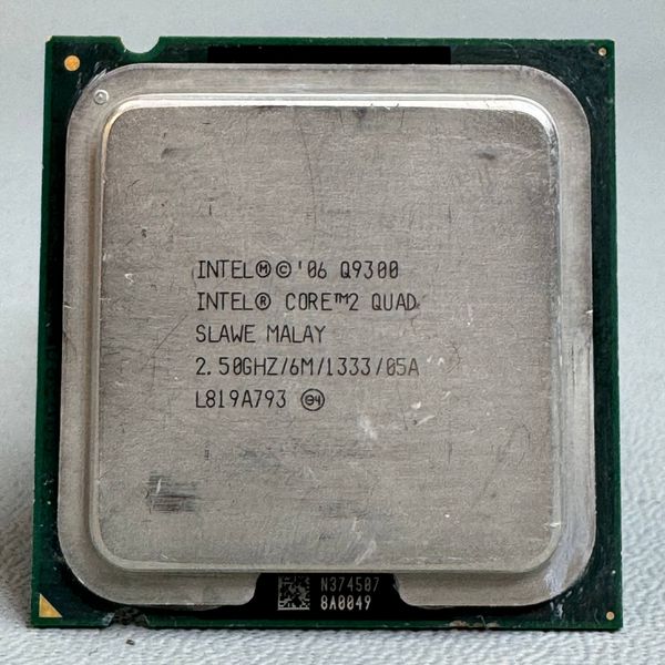 Процессор Intel Core 2 Quad Q9300 Yorkfield LGA775, 4 x 2500 МГц, OEM