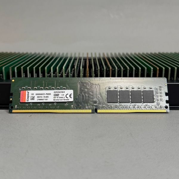 Оперативная память DDR4 UDIMM Kingston ValueRAM [KVR32N22S8/8WP] 8 ГБ