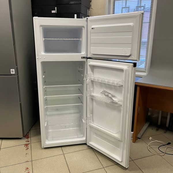 Холодильник с морозильником DEXP RF-TD210NMA/W белый, 207 л,