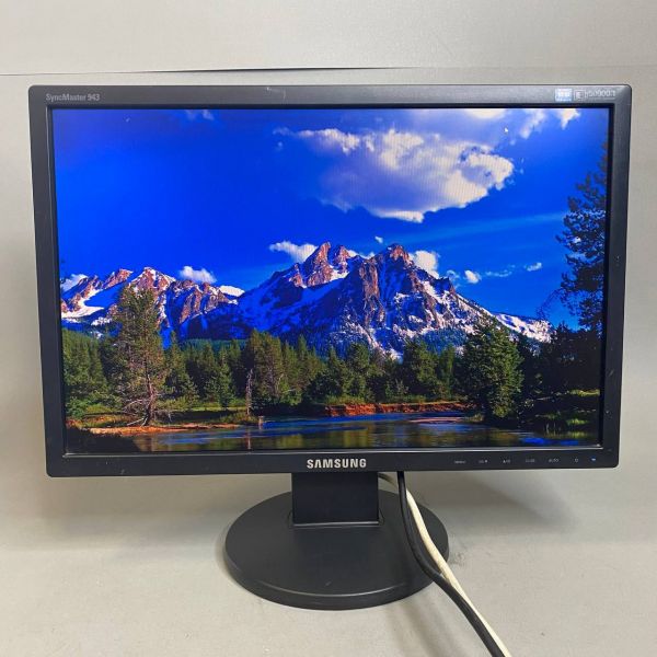 19'' Монитор Samsung SyncMaster 943NW, 1440x900, 75 Гц, TN