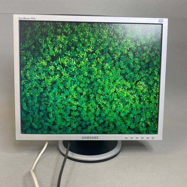 19'' Монитор Samsung SyncMaster 940B, 1280x1024, TN серый