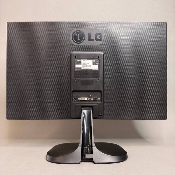 23'' Монитор LG 23MP55D-P чёрный