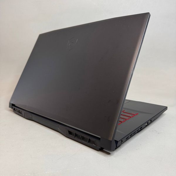 17.3'' FHD 144Hz Ноутбук MSI GF76 11UE-270XRU черный