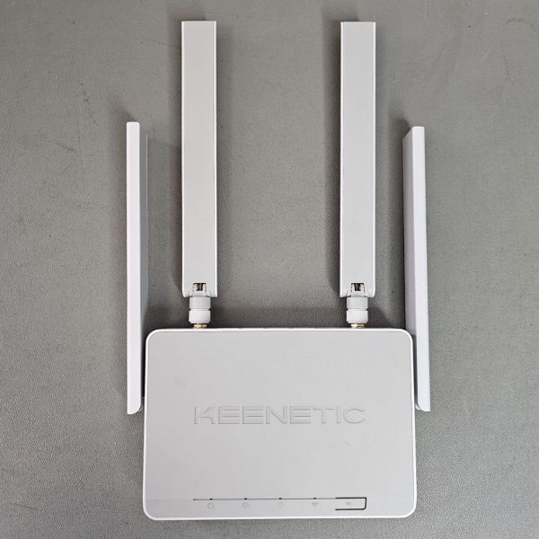4G Wi-Fi роутер Keenetic Runner 4G KN-2212 интернет-центр с модемом 4G, Mesh Wi-Fi N300 и 4-портовым Smart-коммутатором