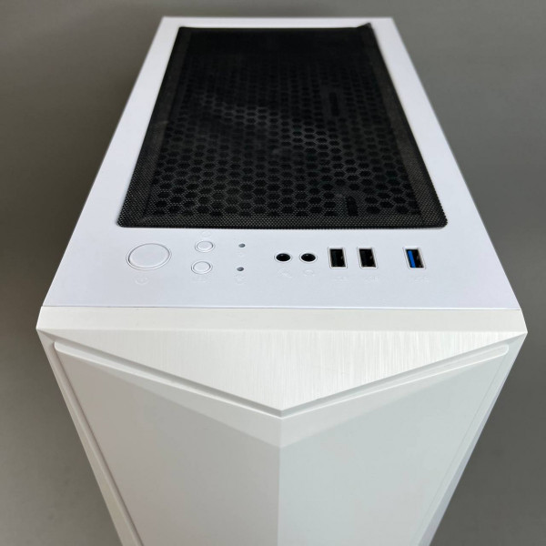 Игровой ПК / i7-7700k / 32Gb / SSD 256Gb m.2 / 1Tb / 8Gb RX6600XT