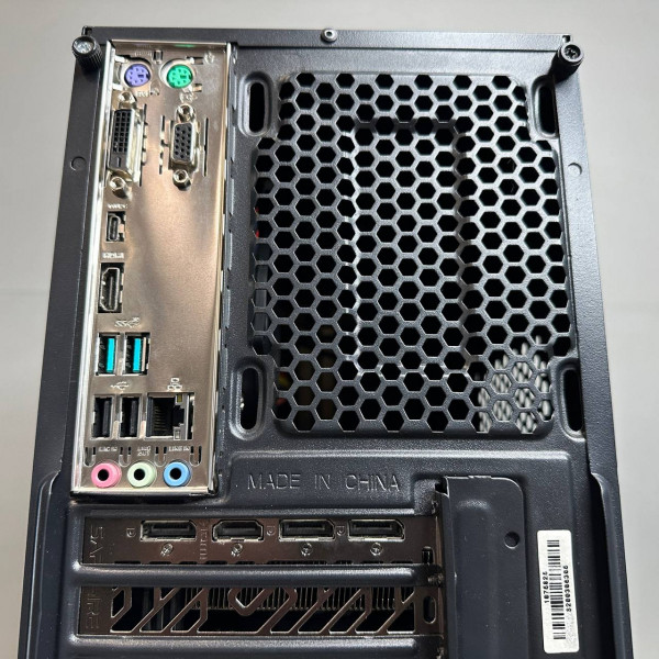 Игровой ПК / i7-9700 / 32Gb / SSD 240Gb m.2 / 1Tb / 12Gb RX6700XT