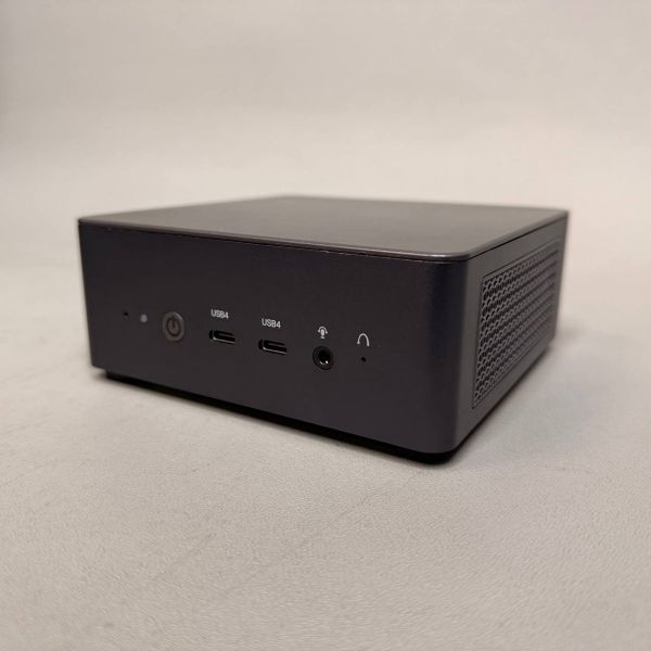 Мини-ПК Minisforum UM790 PRO 32 Gb RAM + 512Gb SSD