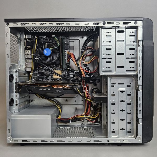 Игровой ПК / i5-6500 / 8Gb / SSD 240Gb / HDD 1Tb / 4Gb RX570
