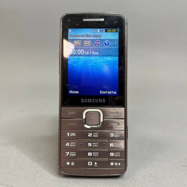 Телефон Samsung GT-S5610