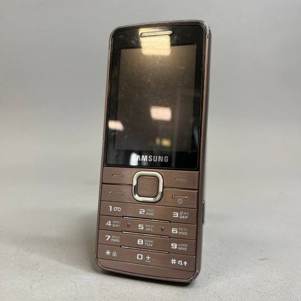 Телефон Samsung GT-S5610