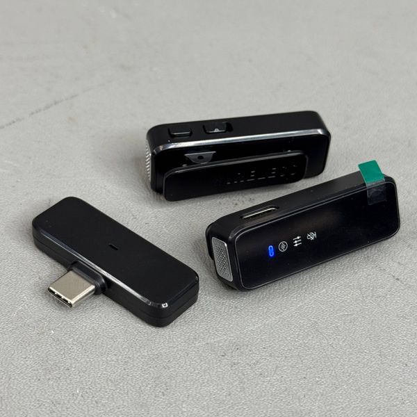 Микрофон петличный беспроводной AKSDOM M3 для IPhone и Android 2шт