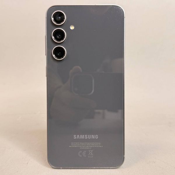Смартфон Samsung Galaxy S23 FE 5G 8/128Gb черный