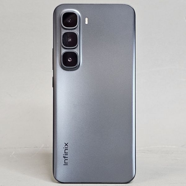 Смартфон Infinix HOT 60 Pro+ 256 ГБ черный