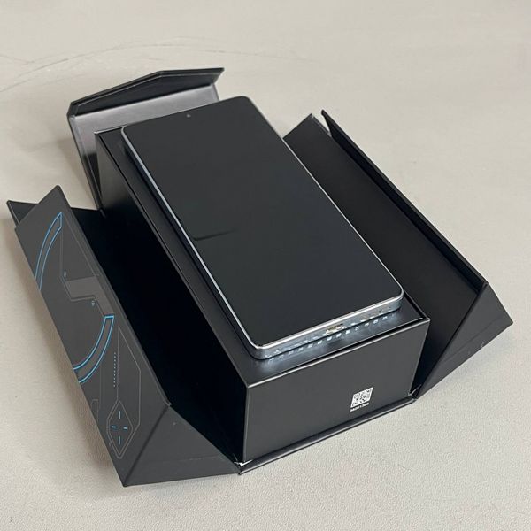 Смартфон Infinix GT 20 Pro 256 ГБ серебристый