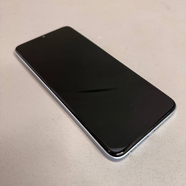 Смартфон Infinix HOT 30i 4/64GB белый