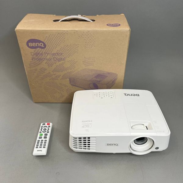 Проектор BenQ MW529 1280x800, 13000:1, 3300 лм, DLP, 1.9 кг белый