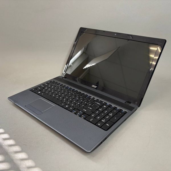 15.6'' Ноутбук Acer Aspire 5733Z серый